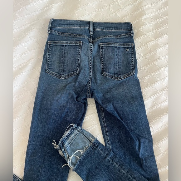Rag and bone ankle skinny jeans with distressed bottom. - Picture 3 of 4